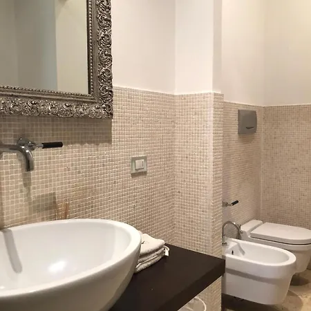 Apartment Youhosty - Exclusive Townhouse Garden And Pool Milan