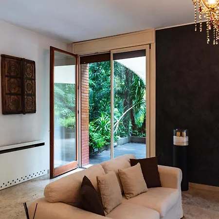 Youhosty - Exclusive Townhouse Garden And Pool