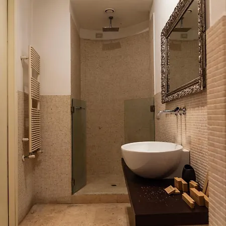 Youhosty - Exclusive Townhouse Garden And Pool Appartement