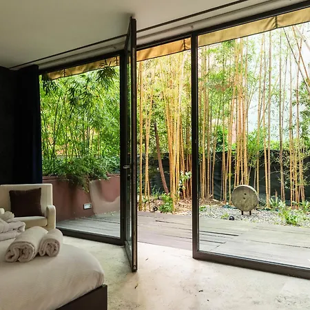 Youhosty - Exclusive Townhouse Garden And Pool